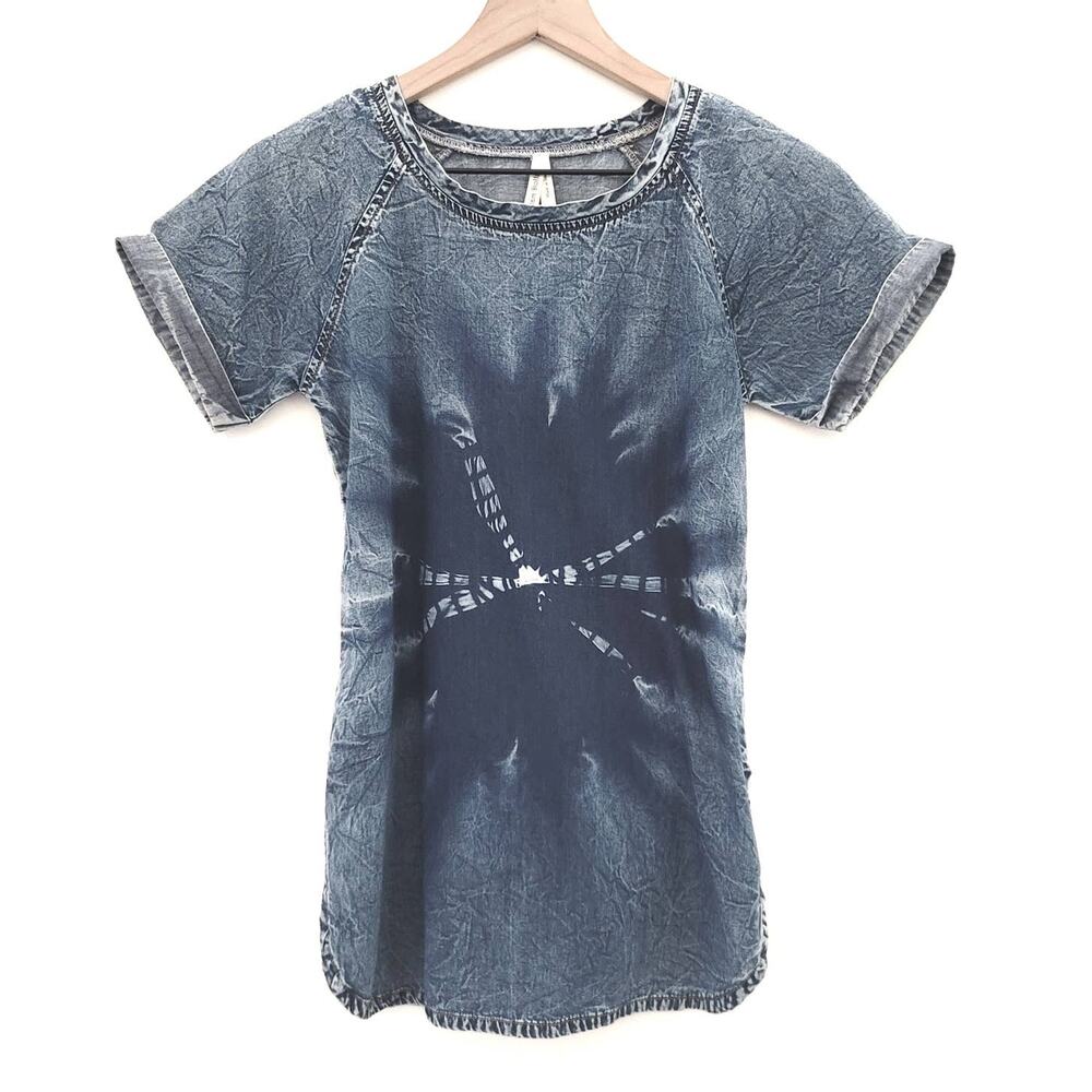 GLAM DOLLZ BLUE TIE DYE DENIM SHORT SLEEVE SHIRT - SIZE: SMALL